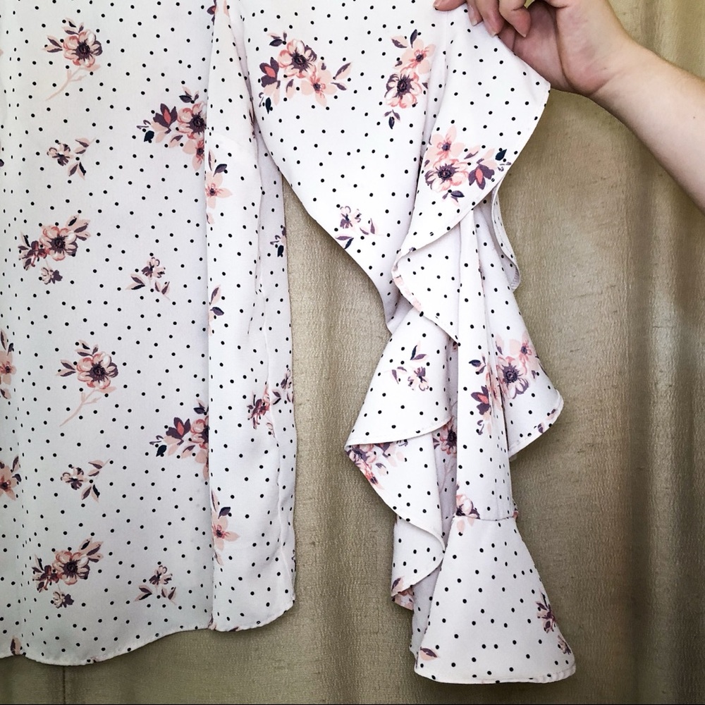 Floral Long Ruffled Sleeve Blouse - Picture 4 of 5